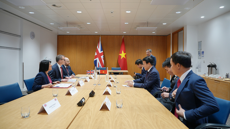 Bộ trưởng Lương Tam Quang hội đàm với Bộ trưởng Bộ nội vụ Anh -0