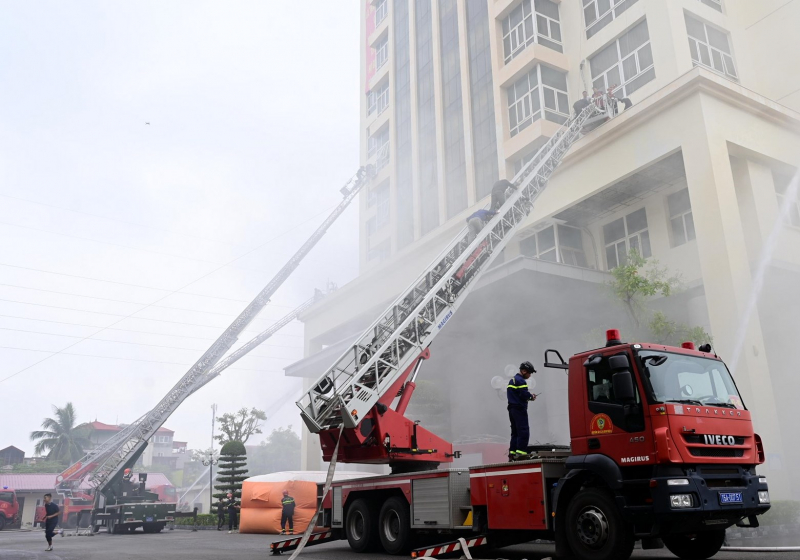 Hải Phòng huy động hơn 1 nghìn người diễn tập chữa cháy và CNCH -0