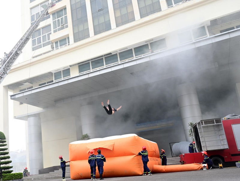 Hải Phòng huy động hơn 1 nghìn người diễn tập chữa cháy và CNCH -0