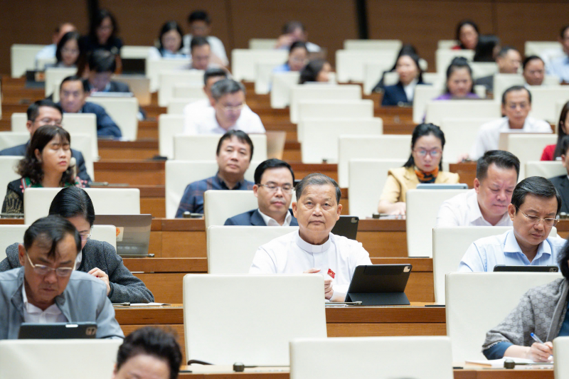 202510301459050004_z7171103011821_ff634cf544bf605388b49eb69775e8d4.jpg -0