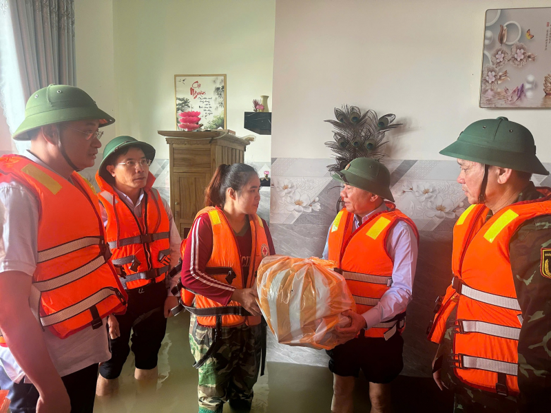 Không để người dân bị thiếu thốn, cô lập trong thiên tai -1