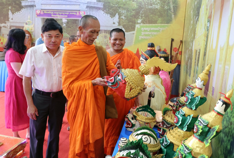 Vĩnh Long: Tuần lễ Văn hóa, Thể thao và Du lịch chào mừng lễ hội Ok Om Bok năm 2025 -0