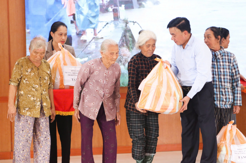 Không để người dân bị thiếu thốn, cô lập trong thiên tai -0