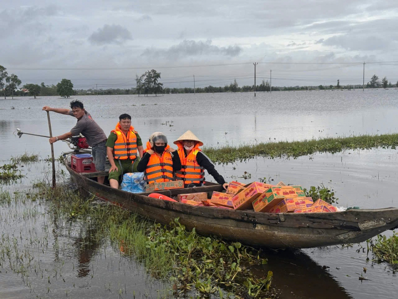 Công an TP Huế -  điểm tựa vững chắc giúp người dân vượt qua thiên tai -1