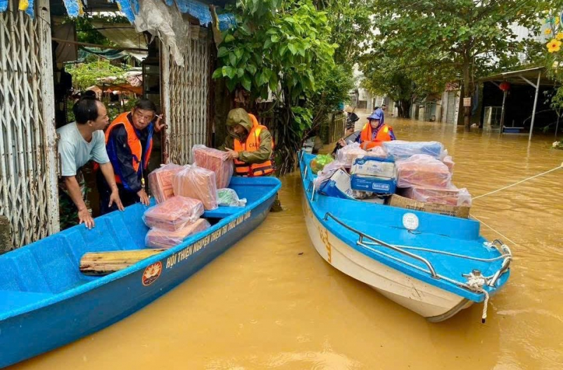 Công an TP Huế -  điểm tựa vững chắc giúp người dân vượt qua thiên tai -0