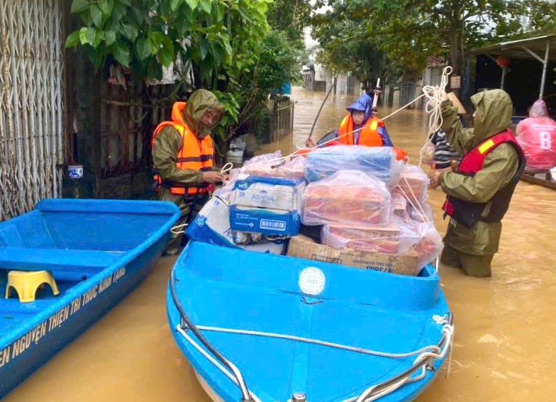 Công an TP Huế -  điểm tựa vững chắc giúp người dân vượt qua thiên tai -0