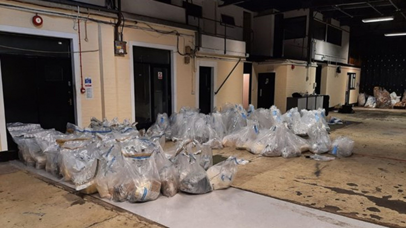 Từ bên kia Đại Tây Dương, “dòng chảy trắng” đang đổi hướng về châu Âu -0