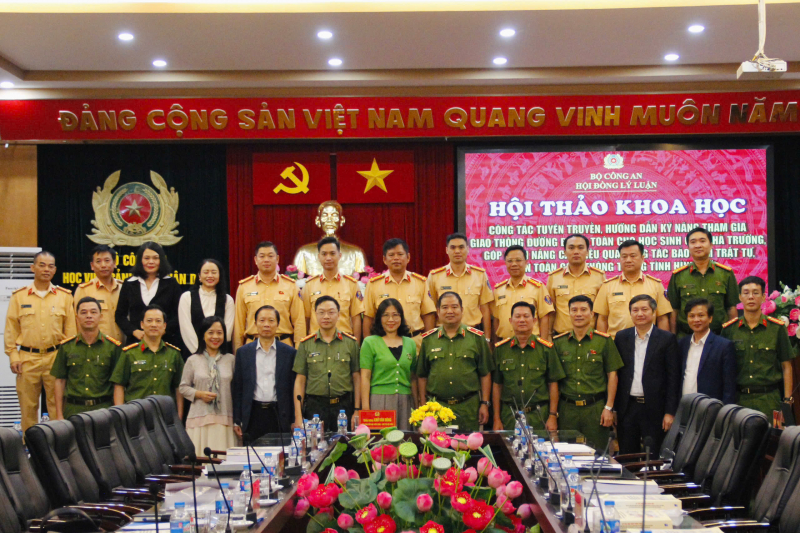 Nâng cao hiệu quả công tác tuyên truyền, giáo dục kỹ năng tham gia giao thông an toàn cho học sinh -0