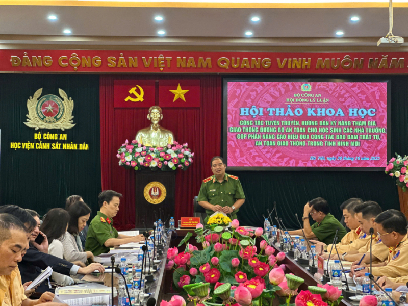 Nâng cao hiệu quả công tác tuyên truyền, giáo dục kỹ năng tham gia giao thông an toàn cho học sinh -0