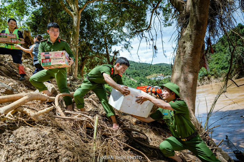 Tr 10-12 báo ĐB - “Lúc dân cần, lúc dân khó, có Công an” -5