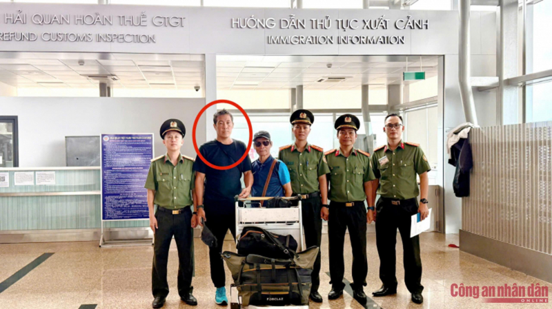 Trục xuất đối tượng mua bán 670kg heroin đang bị truy nã đỏ quốc tế -0