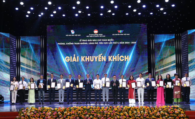 Vinh danh các tác phẩm xuất sắc tại Lễ trao giải Báo chí toàn quốc phòng, chống tham nhũng, lãng phí, tiêu cực -0