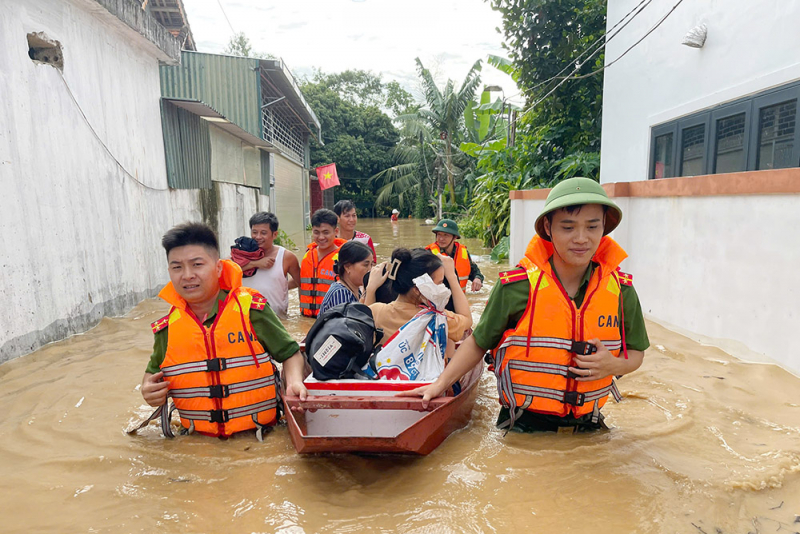 Tr 10-12 báo ĐB - “Lúc dân cần, lúc dân khó, có Công an” -4
