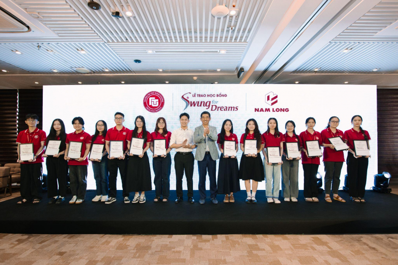 นามลองมอบทุนการศึกษา “Swing For Dreams” ปี 2568 จำนวน 84 ทุน มูลค่ารวม 840 ล้านดอง ให้แก่นักเรียน -0