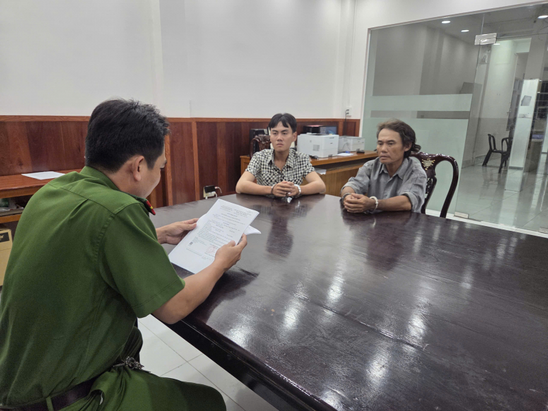 z7164748143558_34802056de9b4ded5c208c696ad7a083.jpg -0