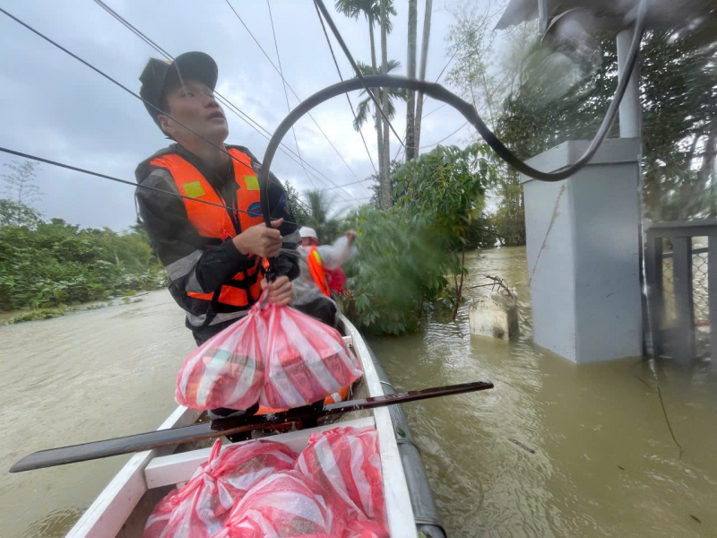 Bệnh viện 199 và Đoàn Cảnh sát đặc nhiệm số 3: Hành trình nhân ái giữa biển nước -0