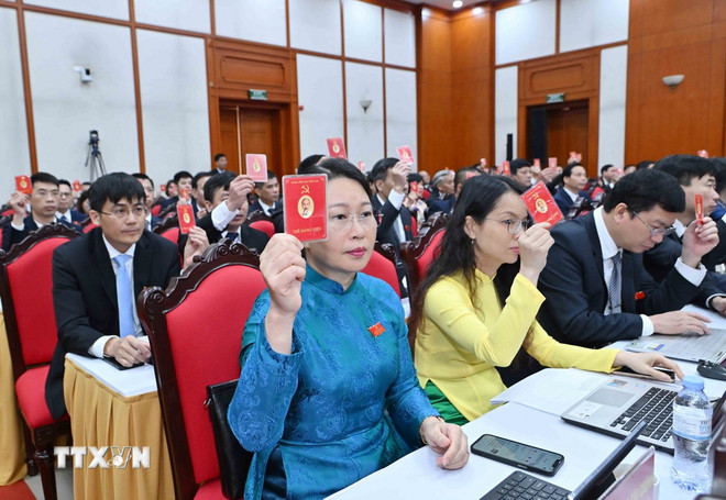 Kết luận của Bộ Chính trị, Ban Bí thư về công tác đại hội đảng bộ trực thuộc TW -0