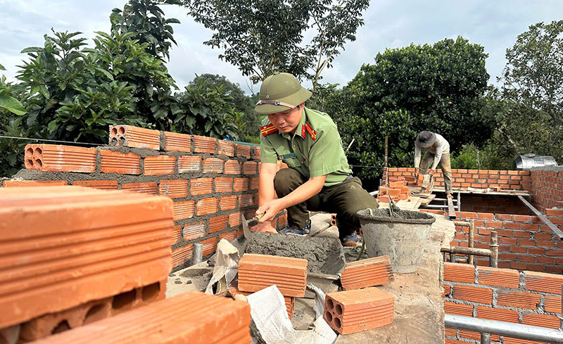 Bàn giao 3 căn nhà đầu tiên trong đợt 2 triển khai công tác xóa nhà tạm ở Lâm Đồng -1