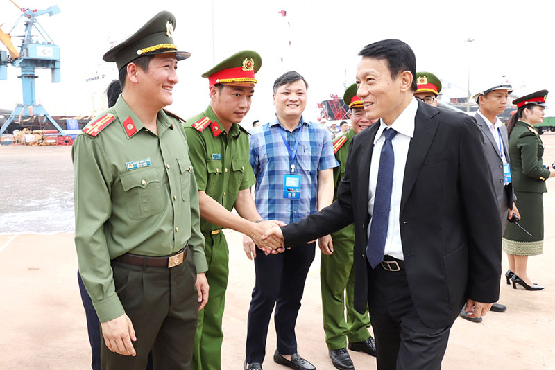 Giữ bình yên để “trái tim kinh tế” Vũng Áng phát triển -0