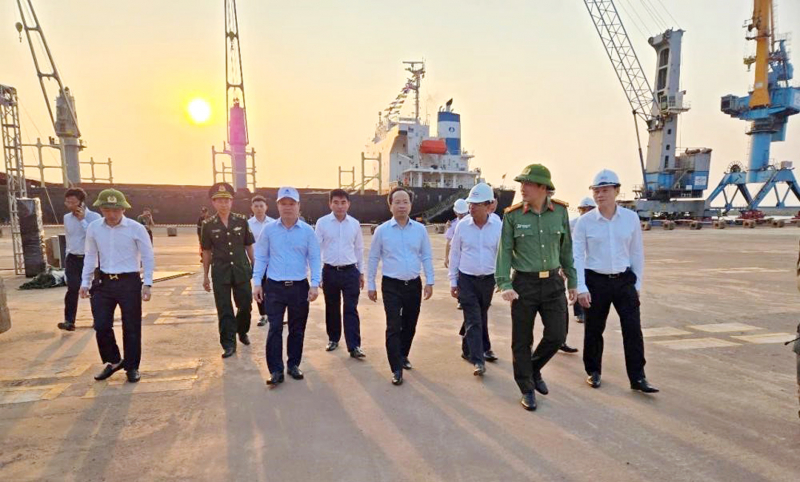 Giữ bình yên để “trái tim kinh tế” Vũng Áng phát triển -0