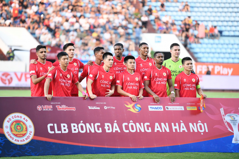 trang 18_ so db_  Các CLB bóng đá Công an - hoài niệm và tương lai tươi sáng -0