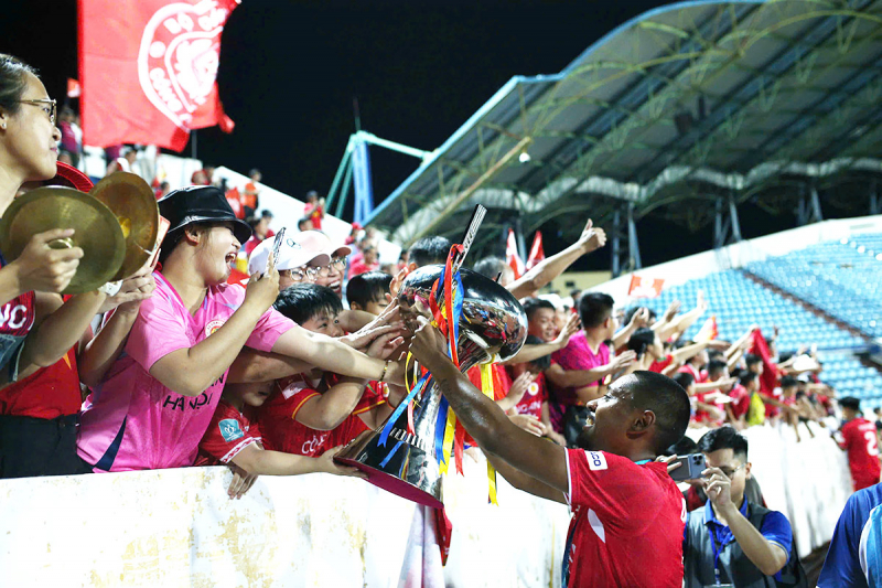 trang 18_ so db_  Các CLB bóng đá Công an - hoài niệm và tương lai tươi sáng -0