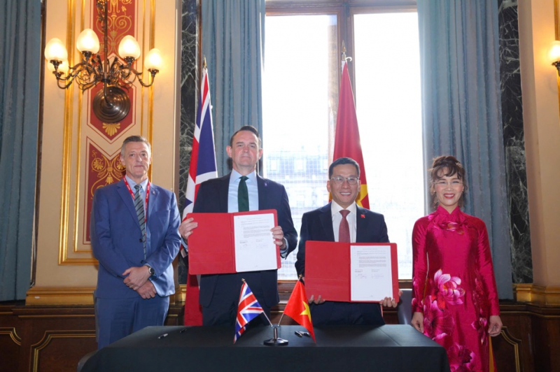 Vietjet và Rolls-Royce ký kết hợp đồng động cơ Trent 7000 trị giá 3,8 tỷ đô la Mỹ -0