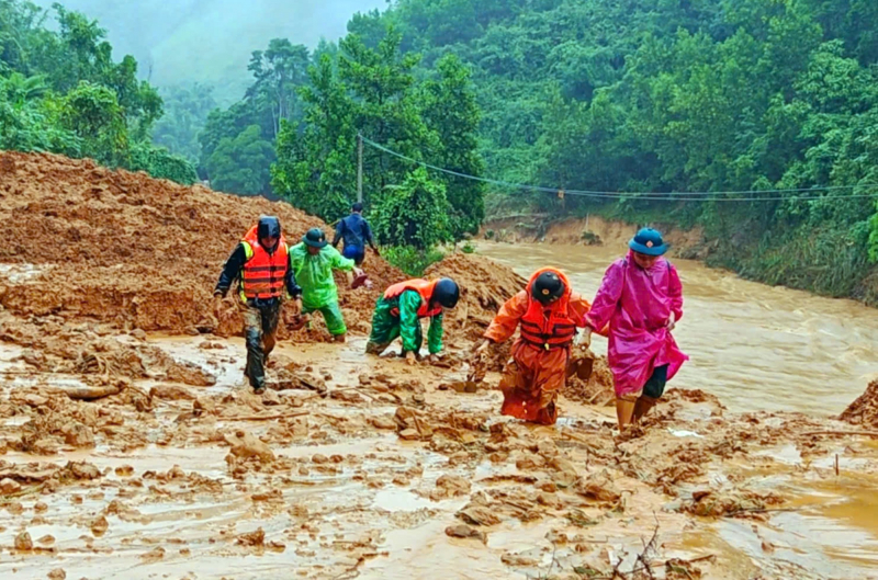 Khẳng định vai trò của lực lượng Công an trong ứng phó cơn “đại hồng thủy” -0
