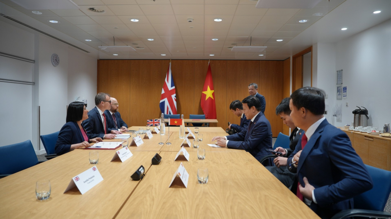 Minister Luong Tam Quang has talks with UK Home Secretary -0