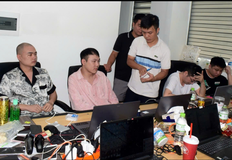 Bắt giữ nhóm đối tượng người Trung Quốc có hành vi lừa đảo, cưỡng đoạt tài sản qua mạng -0