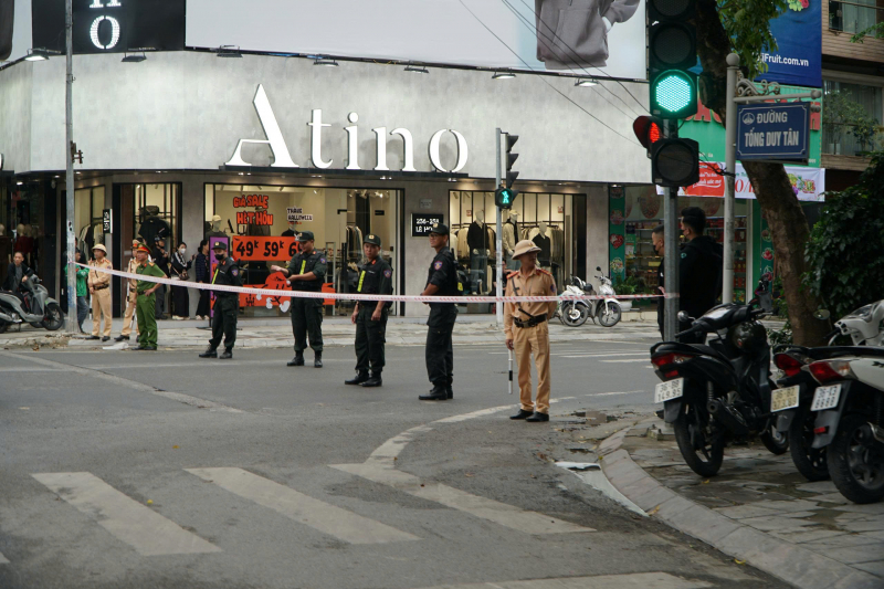 Cảnh sát phong tỏa phố Lê Hoàn – khu “phố vàng” sầm uất nhất Thanh Hóa -0