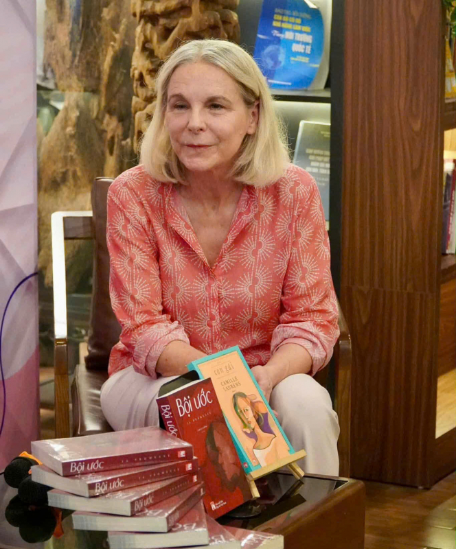 Tình yêu trong tác phẩm của Camille Laurens -0