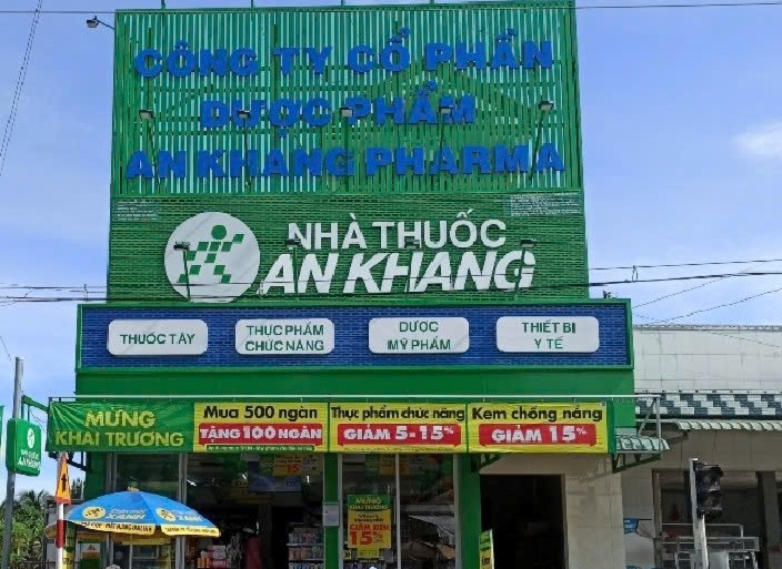 Hàng loạt công ty dược phẩm và nhà thuốc bị xử phạt và đình chỉ hoạt động -1