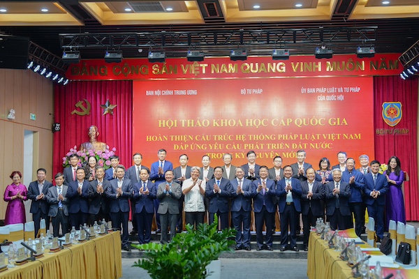 Hoàn thiện cấu trúc hệ thống pháp luật Việt Nam đáp ứng yêu cầu phát triển đất nước trong kỷ nguyên mới -0