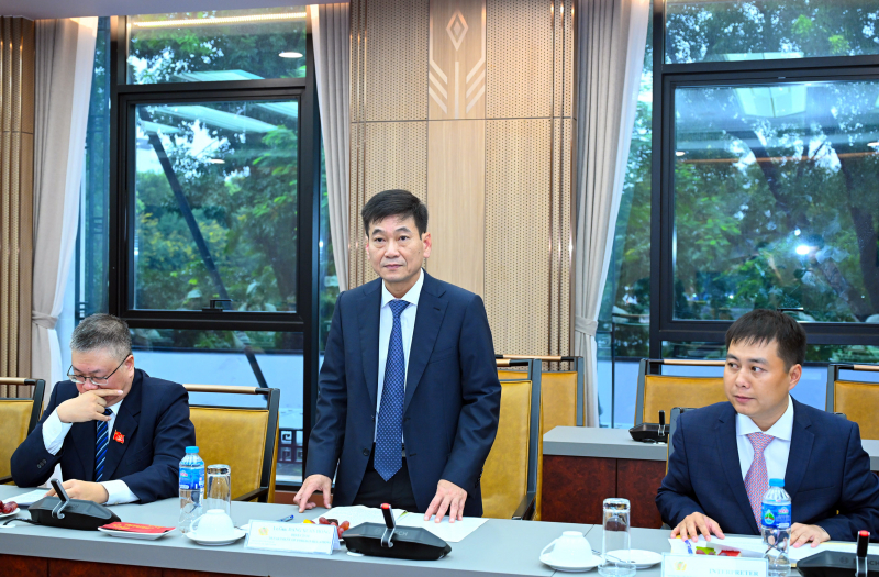 Vun bồi hữu nghị Việt – Nga qua chương trình trao đổi đoàn con cán bộ -0