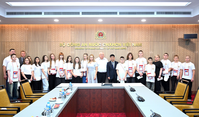 Vun bồi hữu nghị Việt – Nga qua chương trình trao đổi đoàn con cán bộ -0