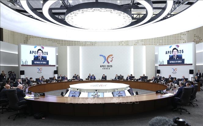 Tuần lễ Cấp cao APEC 2025: Chủ tịch nước Lương Cường đề xuất 5 định hướng hợp tác -0