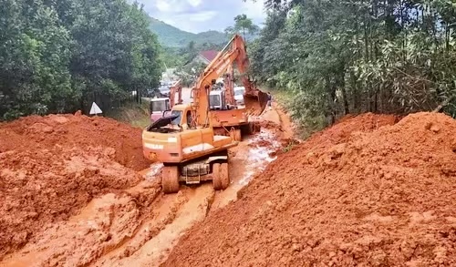 Nước đang rút, nhưng nỗi lo còn ở lại -0