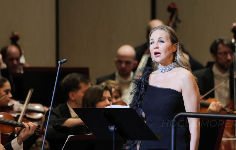 Dàn nhạc giao hưởng lâu đời nhất nước Nga biểu diễn tại Nhà hát Hồ Gươm -0