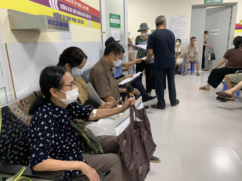 Chồng hút thuốc lá, vợ mắc ung thư phổi -0