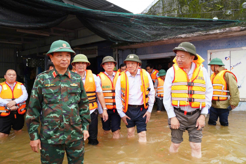 Tổng Bí thư Tô Lâm kiểm tra công tác khắc phục hậu quả mưa lũ tại Huế -0