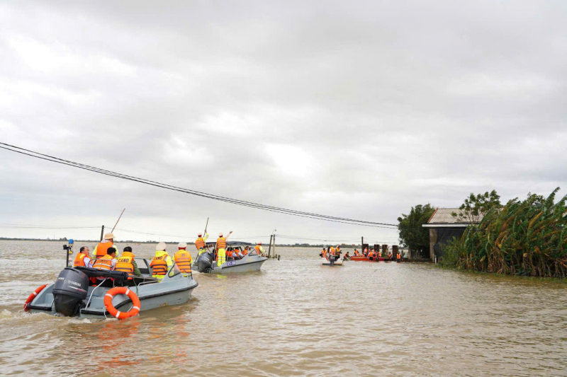 Tổng Bí thư Tô Lâm kiểm tra công tác khắc phục hậu quả mưa lũ tại Huế -0
