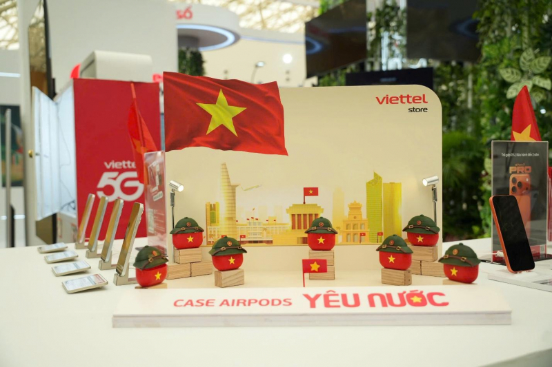 Đến Hội chợ Mùa Thu, khách tham quan được tạo ảnh AI, chơi game AR và khám phá robot logistics tại gian hàng Viettel -0