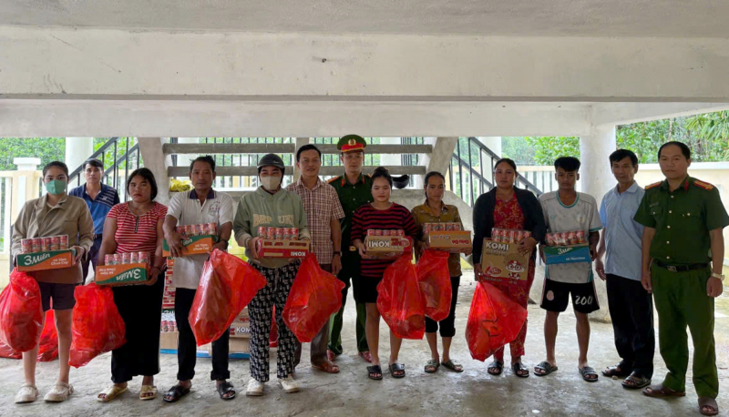 Ấm áp sự tri ân của cộng đồng cho lực lượng Công an sau cơn “đại hồng thủy” -0