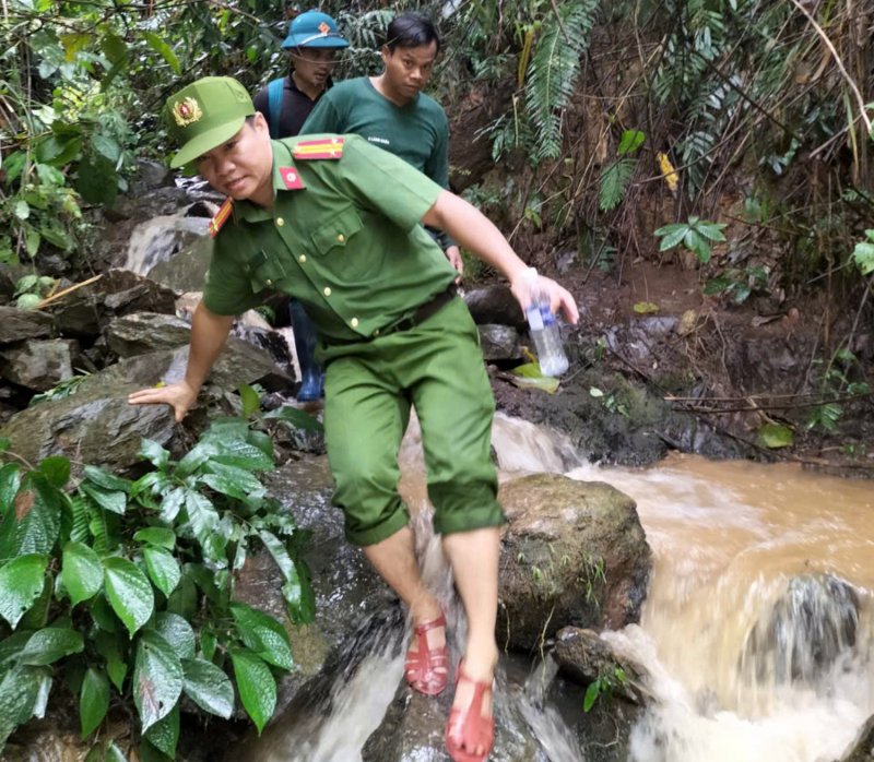 Ấm áp sự tri ân của cộng đồng cho lực lượng Công an sau cơn “đại hồng thủy” -0
