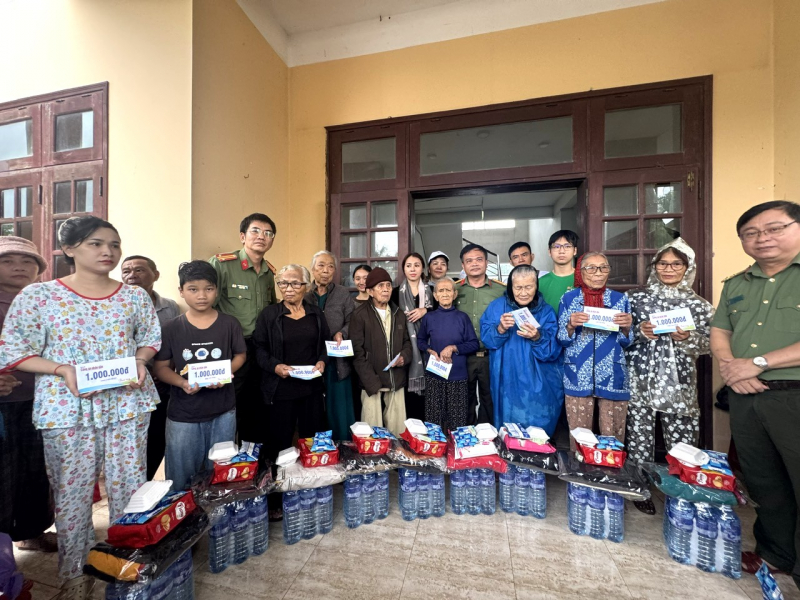 Mang nghĩa tình đến với người dân Nông Sơn, Gò Nổi -1