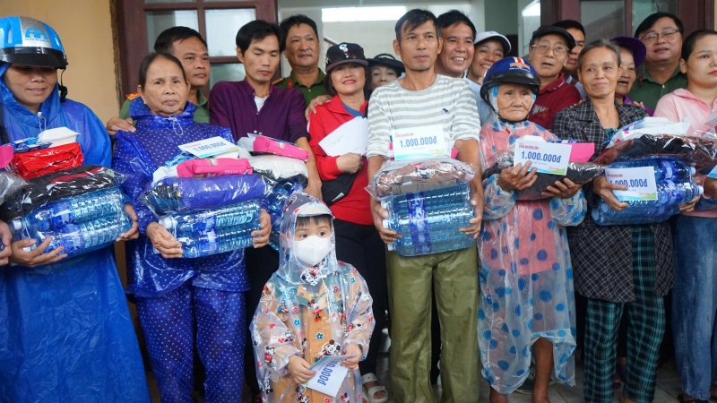 Mang nghĩa tình đến với người dân Nông Sơn, Gò Nổi -0