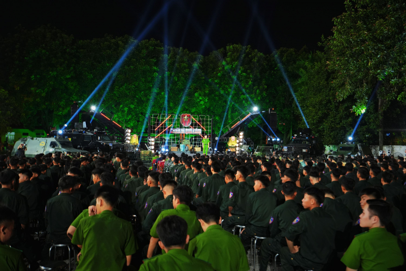 Hành trình quả cảm, xúc động của 16 nghệ sĩ nhập vai chiến sĩ trong “Chiến sĩ quả cảm” -0