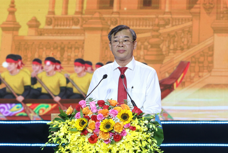 Opening of the Ooc Om Boc Festival - Ngo Boat Racing in Can Tho City in 2025 -0