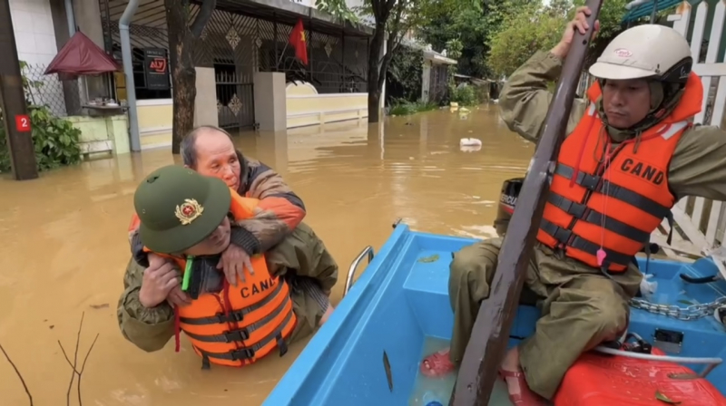 Lợi dụng mưa lũ lớn, ngang nhiên đột nhập nhà dân trộm tài sản giữa ban ngày -0